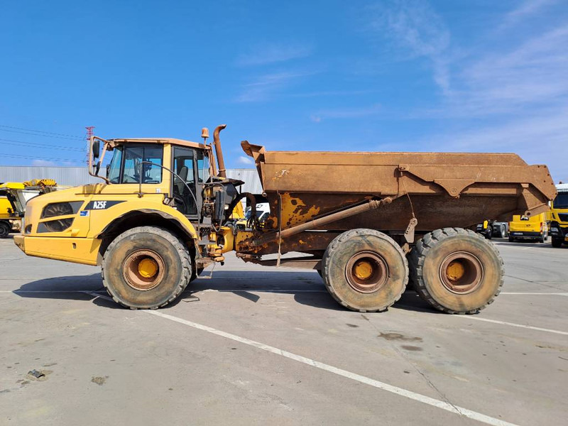 Volvo A 25 F 6x6 - Tempat sampah artikulasi: gambar 1 Volvo A 25 F 6x6 - Tempat sampah artikulasi: gambar 1