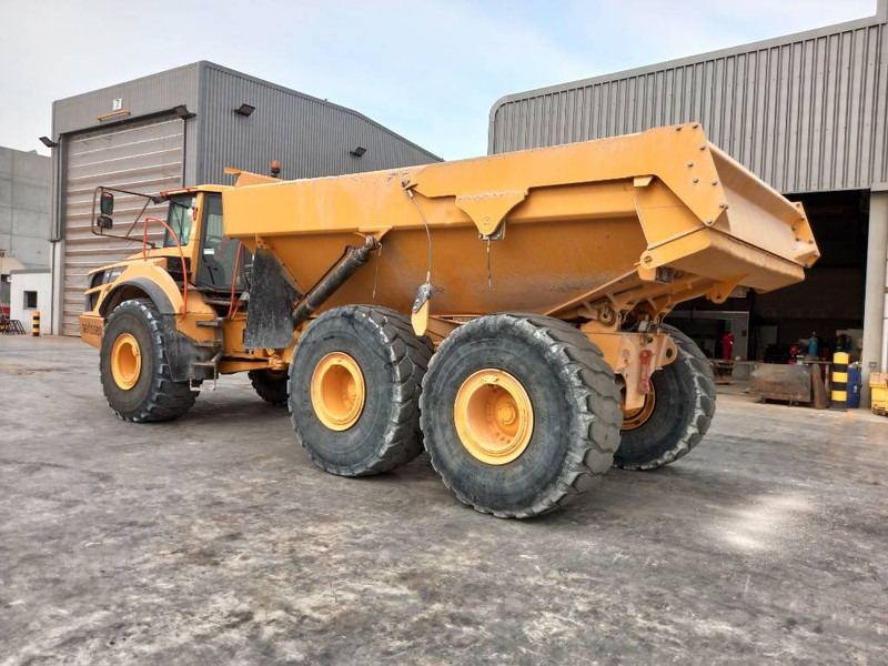 Tempat sampah artikulasi Volvo A40F (Abu Dhabi): gambar 19