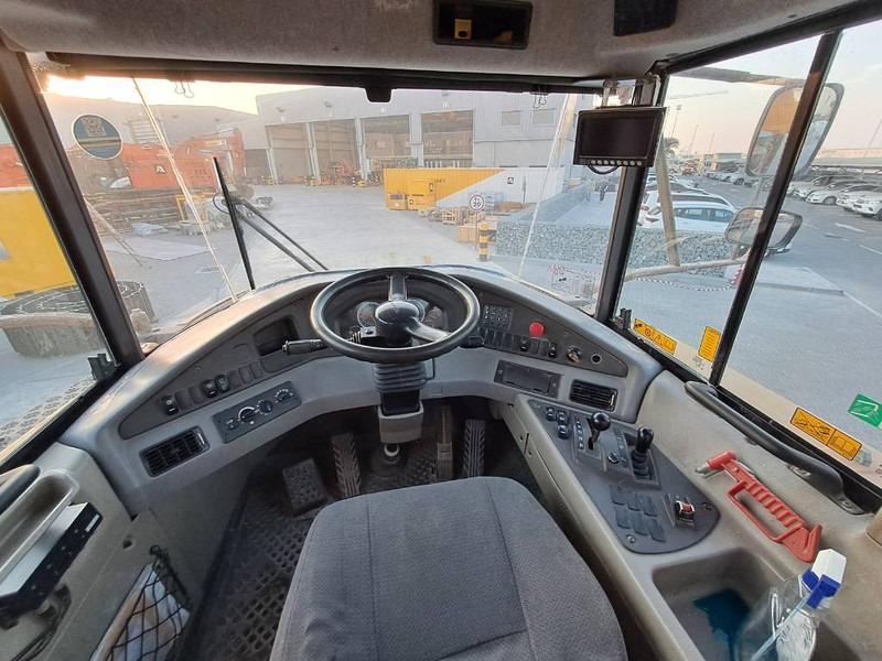 Tempat sampah artikulasi Volvo A40F (Abu Dhabi): gambar 13