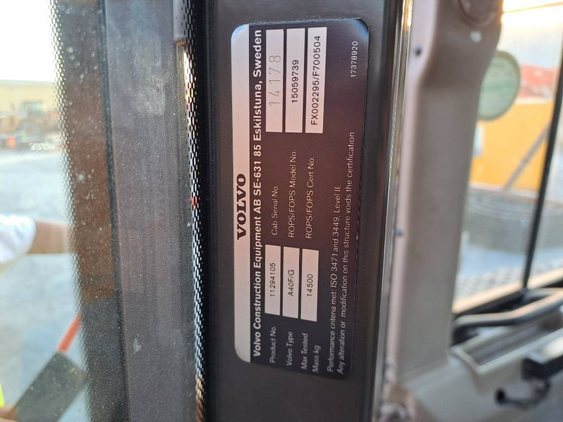 Tempat sampah artikulasi Volvo A40F (Abu Dhabi): gambar 15