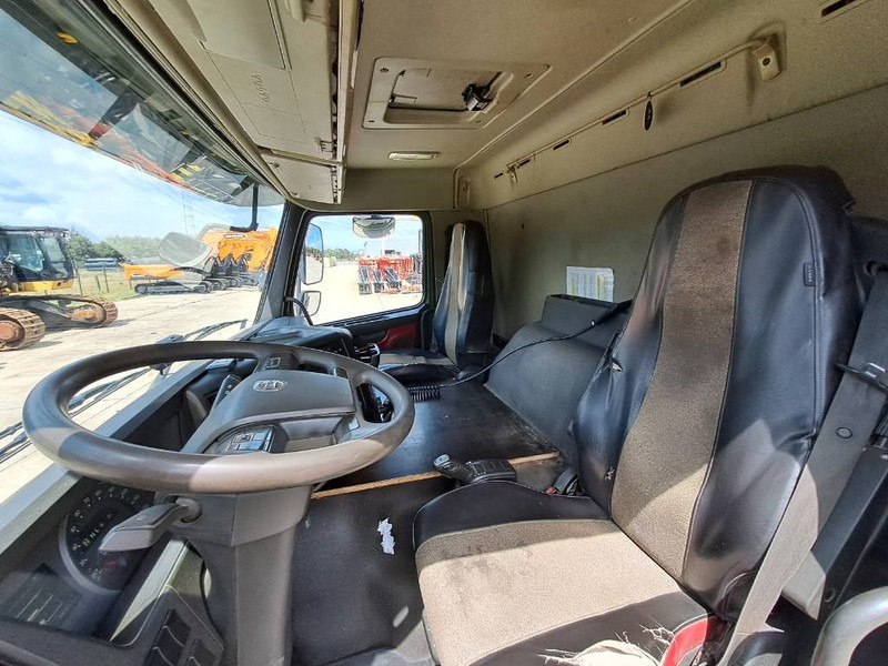 Volvo FMX460 + HIAB 622 E-6 HIPRO 16m + Fly Jib 11 - Truk derek: gambar 5 Volvo FMX460 + HIAB 622 E-6 HIPRO 16m + Fly Jib 11 - Truk derek: gambar 5