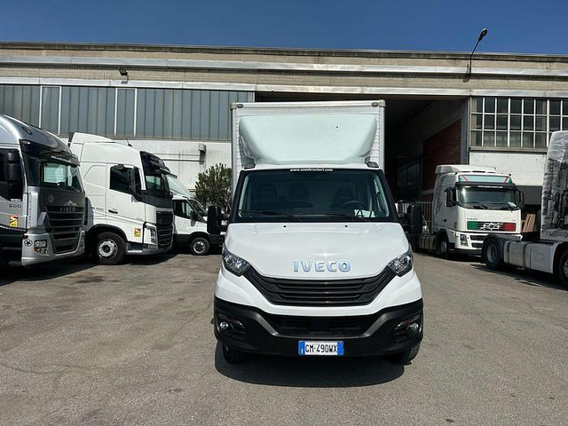 Iveco 35C14 - Van box: gambar 3 Iveco 35C14 - Van box: gambar 3