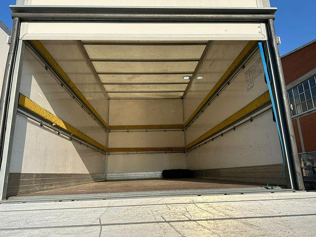 Iveco 35C16 - Van box: gambar 4 Iveco 35C16 - Van box: gambar 4