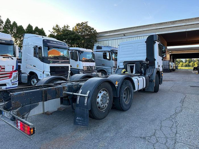 Mercedes-Benz ACTROS 2532 - Truk sasis: gambar 4 Mercedes-Benz ACTROS 2532 - Truk sasis: gambar 4