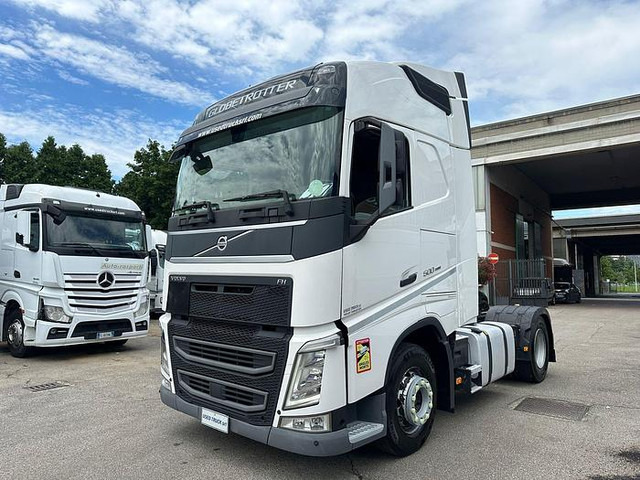 Volvo FH500 - Tractor head: gambar 1 Volvo FH500 - Tractor head: gambar 1