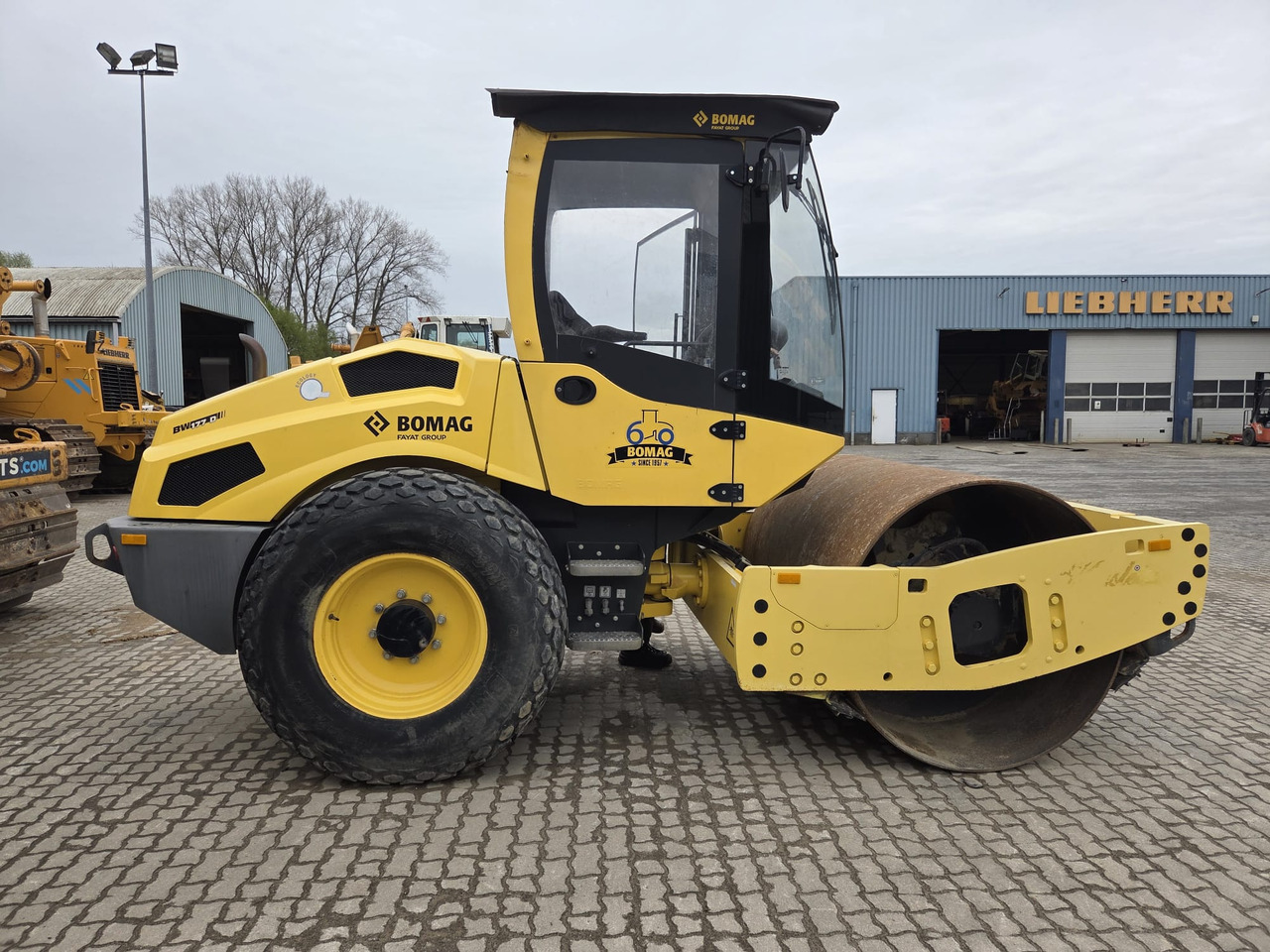 BOMAG BW177D-5 - Pemadat: gambar 4 BOMAG BW177D-5 - Pemadat: gambar 4