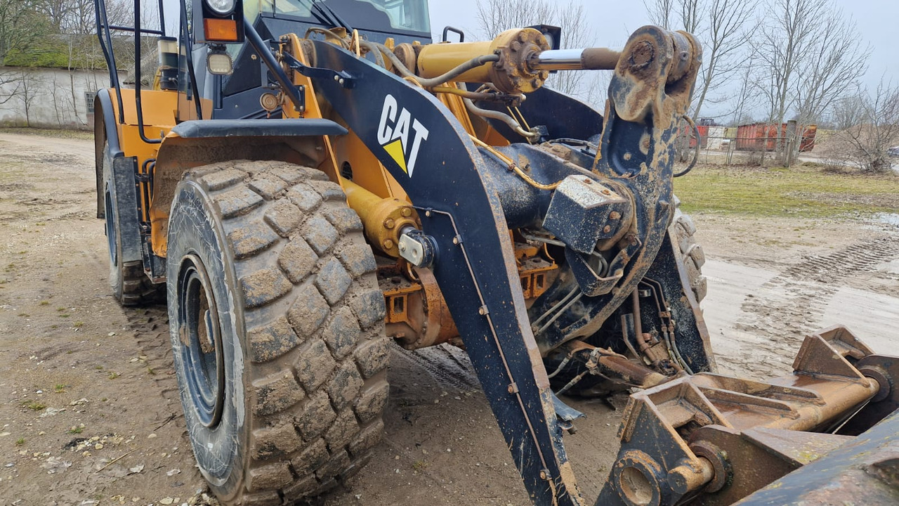 Wheel loader CATERPILLAR 962H: gambar 11