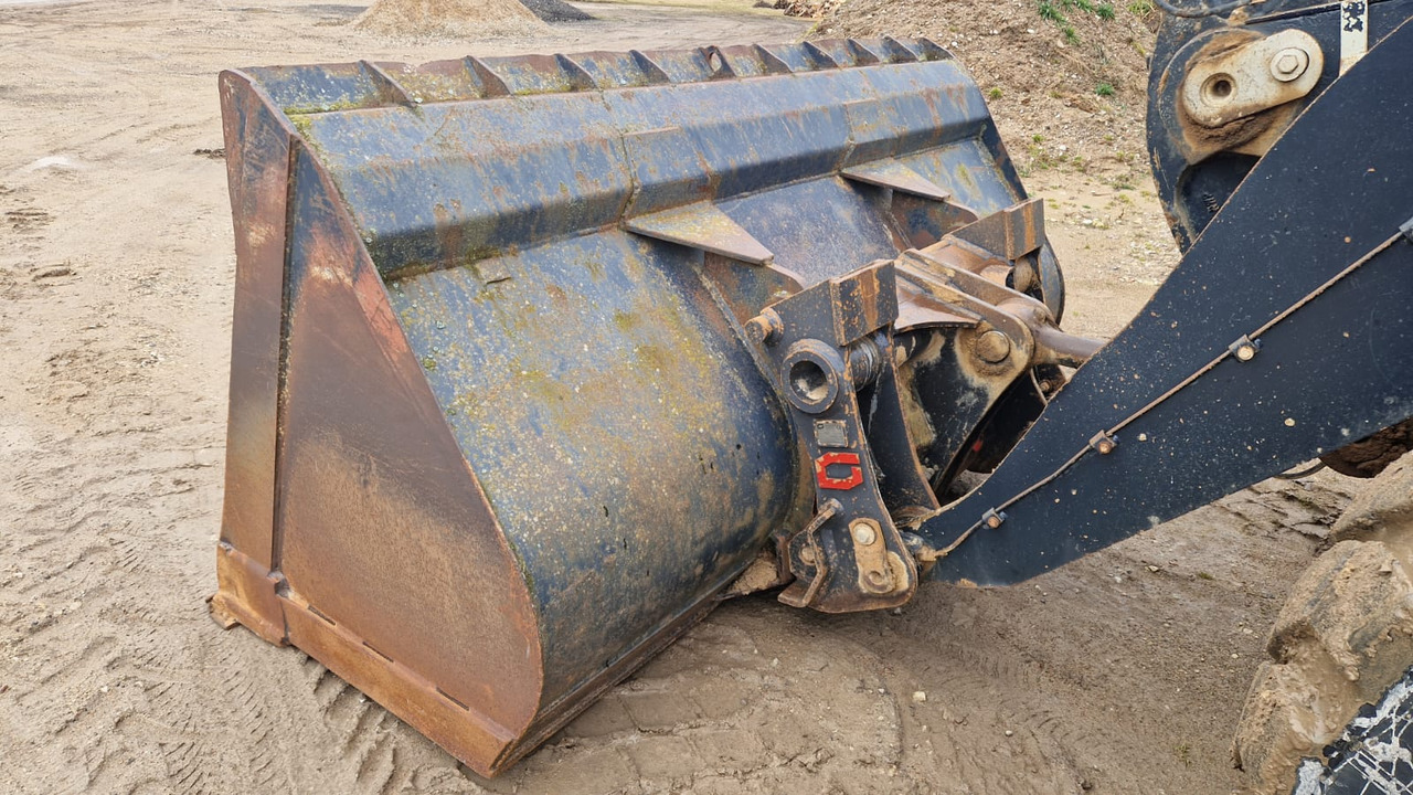 Wheel loader CATERPILLAR 962H: gambar 12