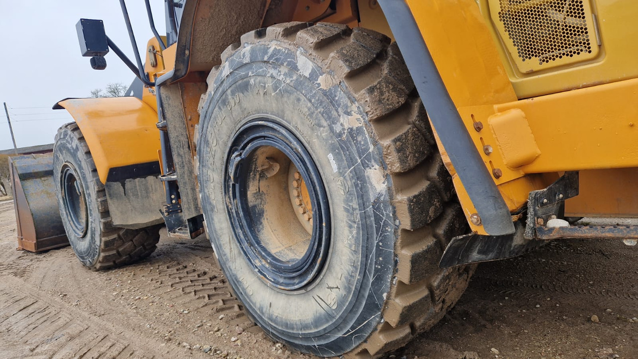 Wheel loader CATERPILLAR 962H: gambar 8