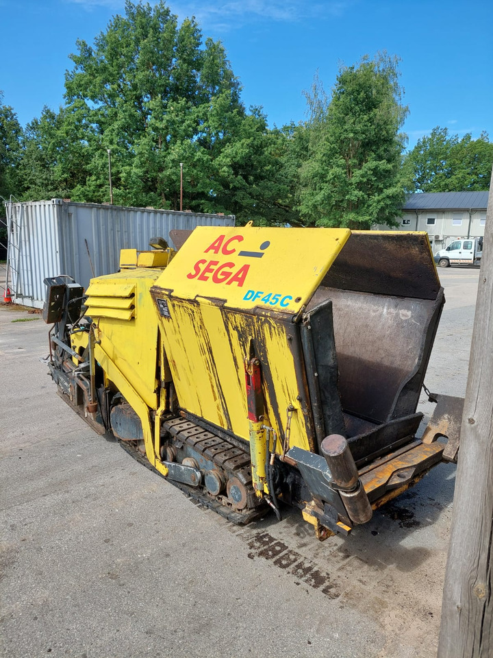Demag DF45C Dynapac - Paver aspal: gambar 2 Demag DF45C Dynapac - Paver aspal: gambar 2