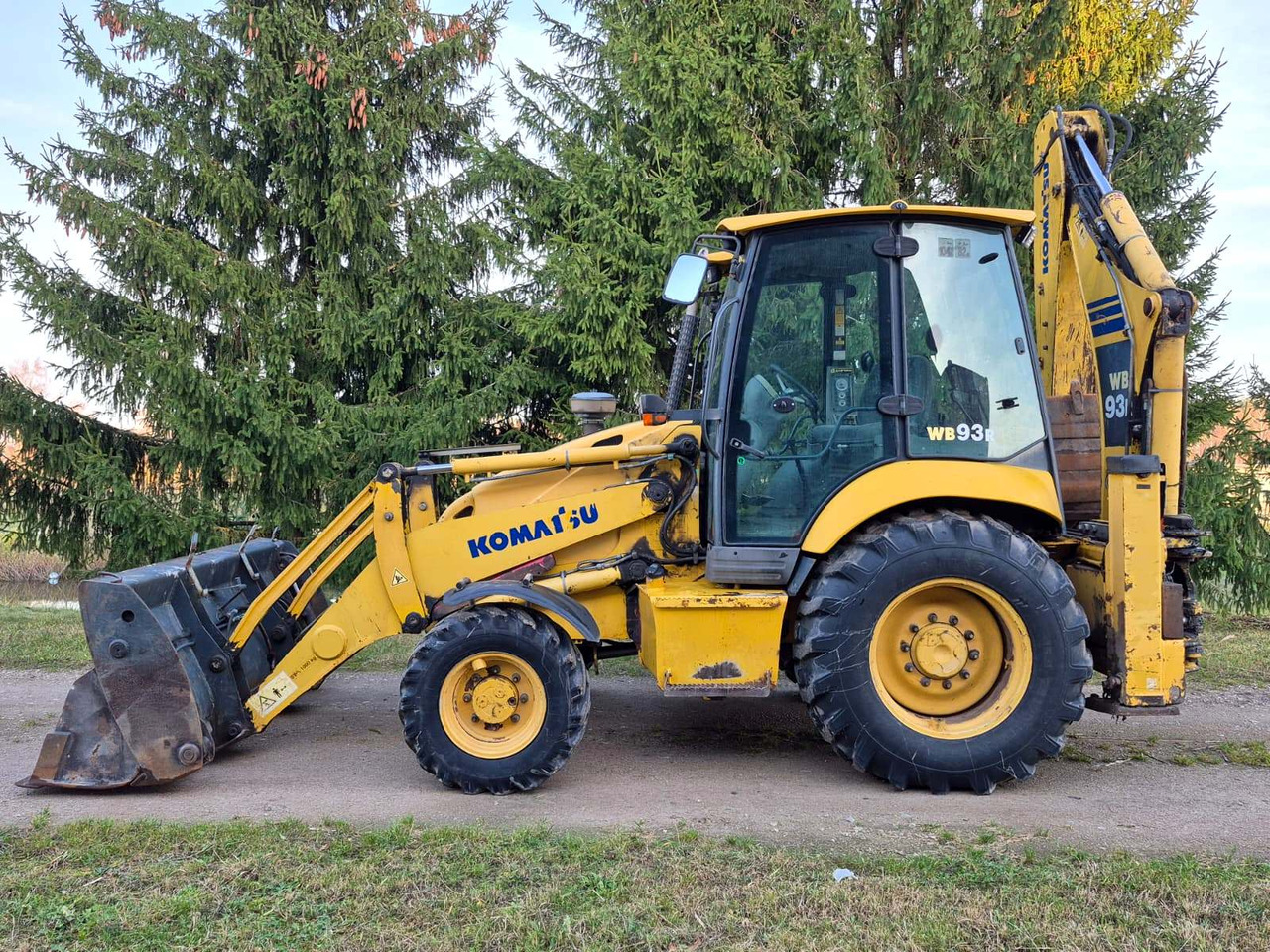 KOMATSU WB93R-5 - Backhoe loader: gambar 1 KOMATSU WB93R-5 - Backhoe loader: gambar 1