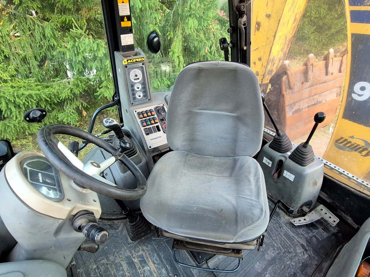 KOMATSU WB93R-5 - Backhoe loader: gambar 4 KOMATSU WB93R-5 - Backhoe loader: gambar 4