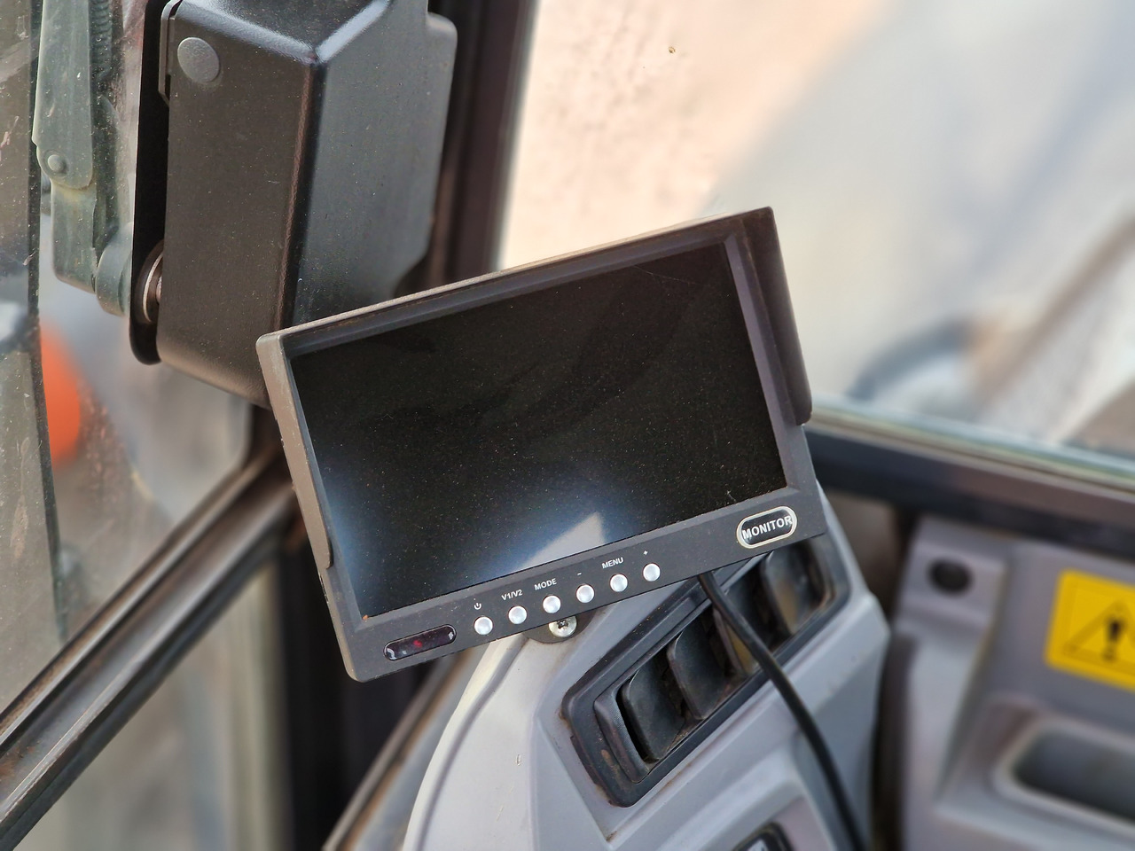 Ekskavator mini KUBOTA KX080-4. Metal tracks.: gambar 22 Ekskavator mini KUBOTA KX080-4. Metal tracks.: gambar 22