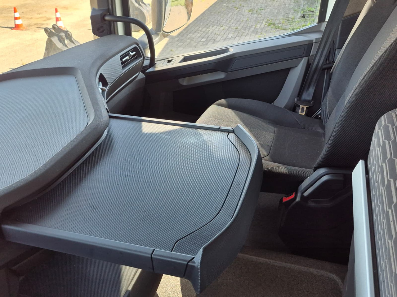 Leasing DAF XF480 FT DAF XF480 FT: gambar 25 Leasing DAF XF480 FT DAF XF480 FT: gambar 25