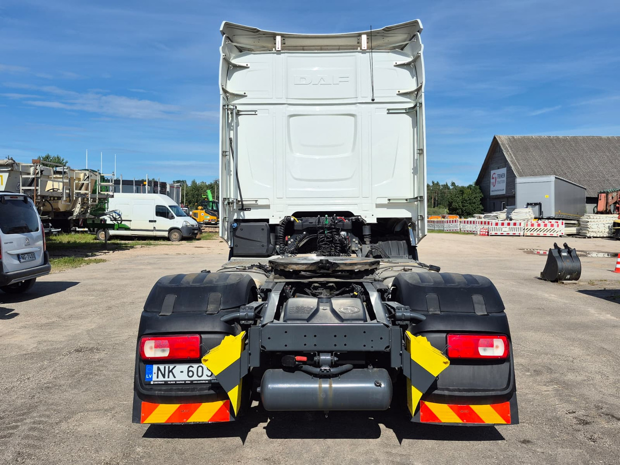 Leasing DAF XF480 FT DAF XF480 FT: gambar 6 Leasing DAF XF480 FT DAF XF480 FT: gambar 6