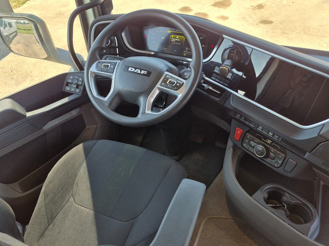 Leasing DAF XF480 FT DAF XF480 FT: gambar 15 Leasing DAF XF480 FT DAF XF480 FT: gambar 15