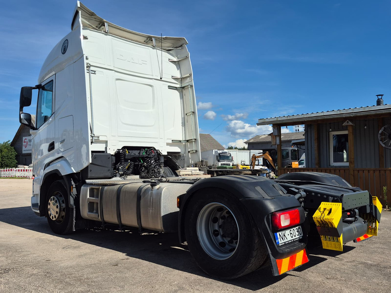 Leasing DAF XF480 FT DAF XF480 FT: gambar 14 Leasing DAF XF480 FT DAF XF480 FT: gambar 14