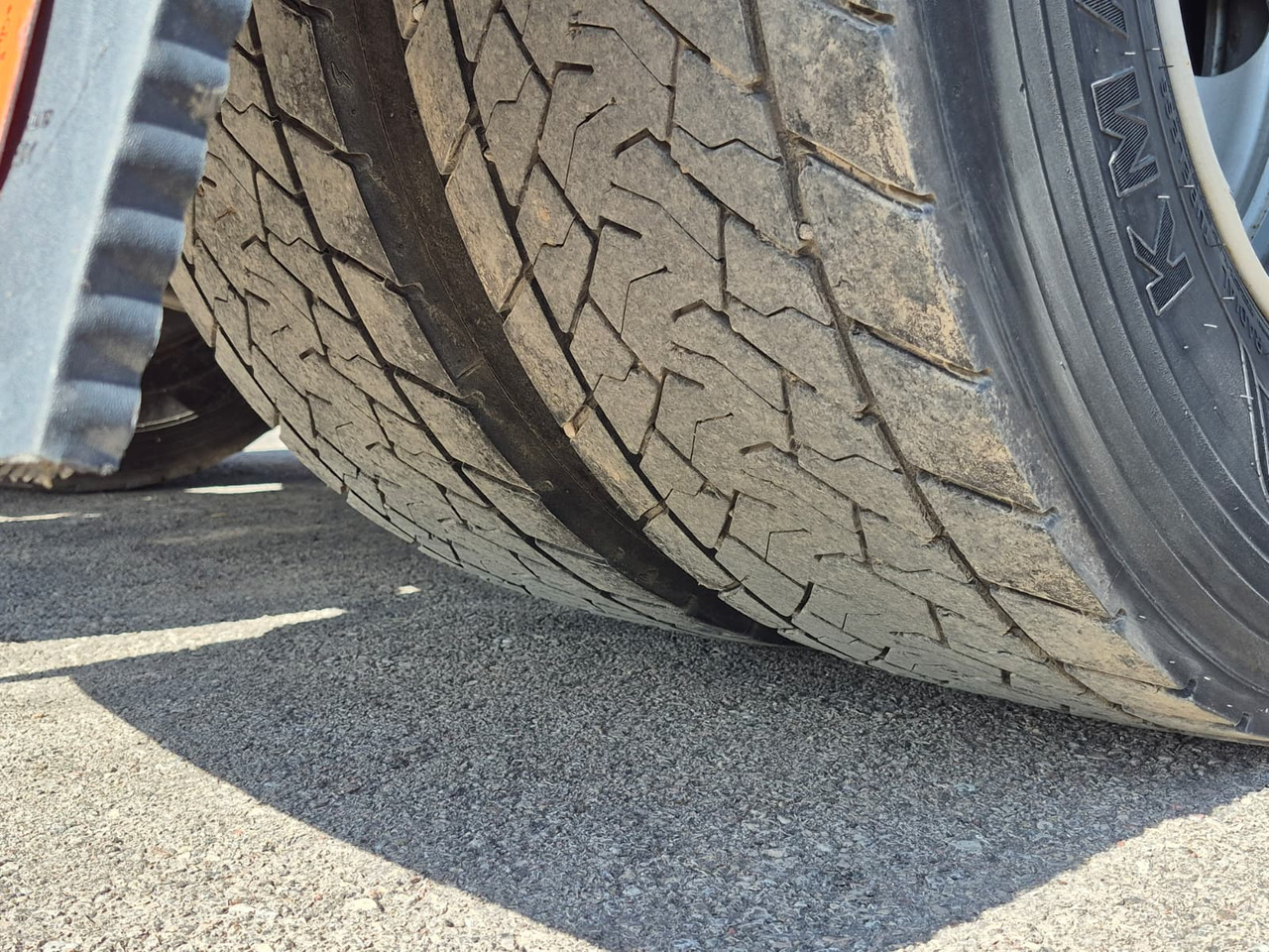 Leasing DAF XF480 FT DAF XF480 FT: gambar 8 Leasing DAF XF480 FT DAF XF480 FT: gambar 8