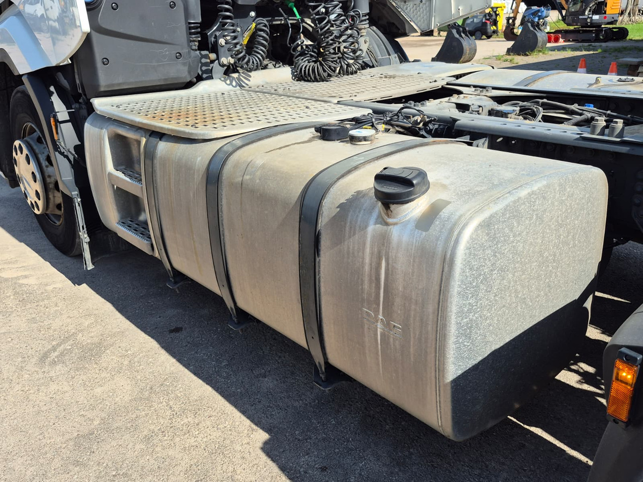 Leasing DAF XF480 FT DAF XF480 FT: gambar 12 Leasing DAF XF480 FT DAF XF480 FT: gambar 12