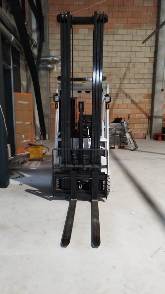 UNICARRIERS A2N1L16Q - Forklift listrik: gambar 4 UNICARRIERS A2N1L16Q - Forklift listrik: gambar 4