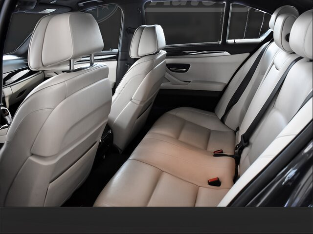 BMW 530d xDrive INDIVIDUAL CONNECTED DRIVE ECO PRO... - Mobil sedan: gambar 5 BMW 530d xDrive INDIVIDUAL CONNECTED DRIVE ECO PRO... - Mobil sedan: gambar 5