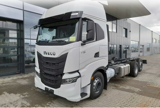 IVECO S-Way AS260S46Y/P-AERO+LIVING&COMFORT PACK... - Truk sasis: gambar 1 IVECO S-Way AS260S46Y/P-AERO+LIVING&COMFORT PACK... - Truk sasis: gambar 1