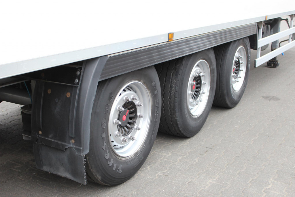 Chereau CV 1550 Strom 2,60h TW Liftachse SAF FRC - Semi-trailer berpendingin: gambar 4 Chereau CV 1550 Strom 2,60h TW Liftachse SAF FRC - Semi-trailer berpendingin: gambar 4