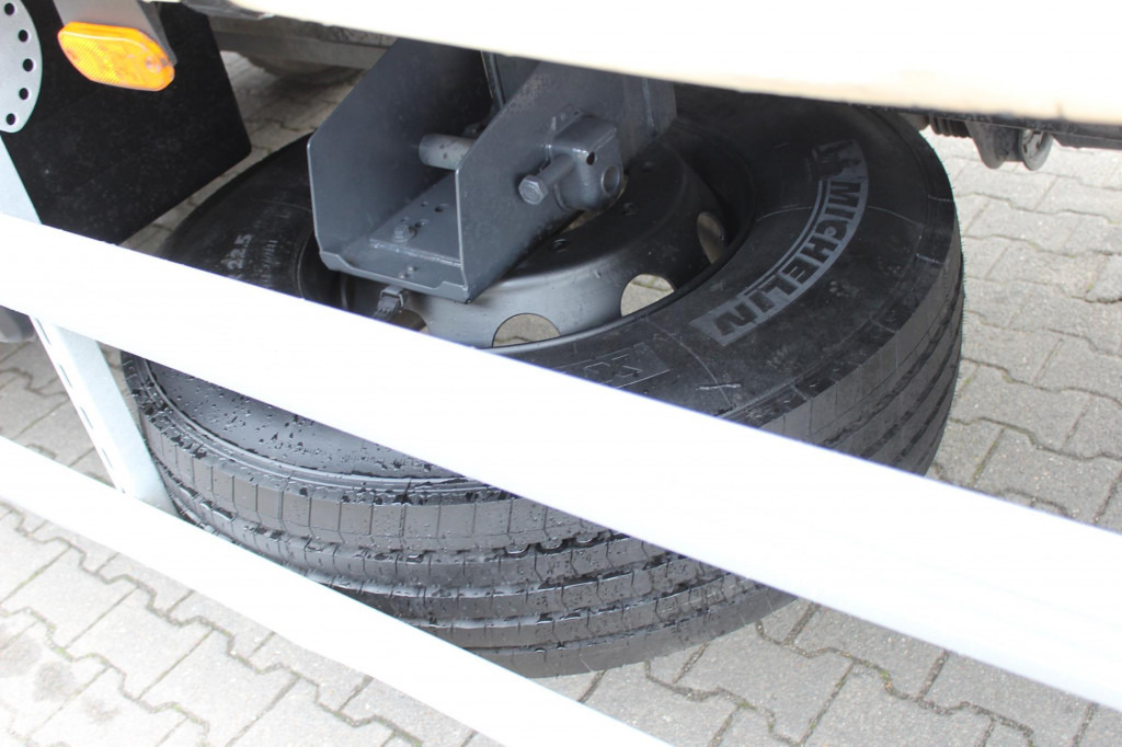 Iveco 190-250L E6 Pritsche-Plane LDW LBW - Truk dengan terpal samping: gambar 5 Iveco 190-250L E6 Pritsche-Plane LDW LBW - Truk dengan terpal samping: gambar 5