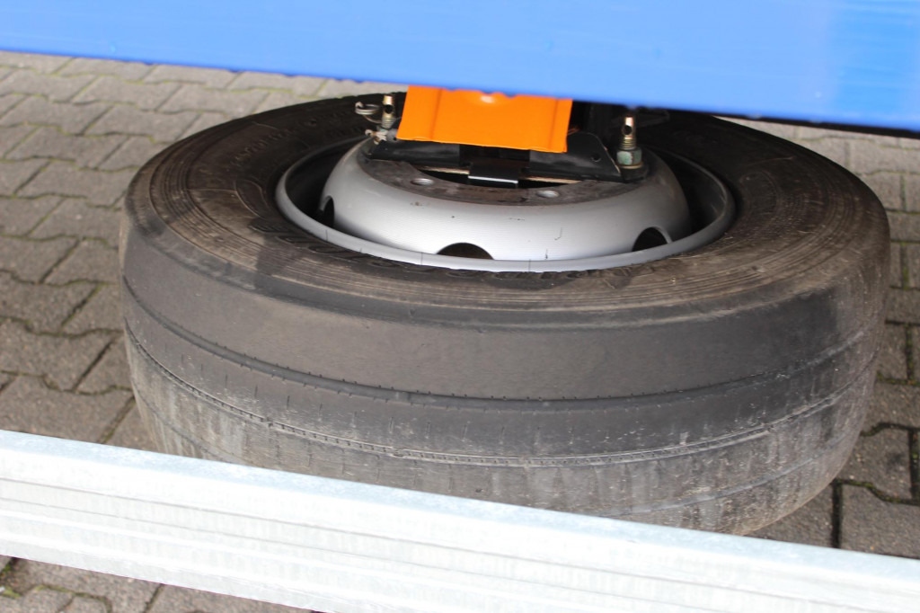 MAN TGL 12.220 Plane-Koffer 7,5 m LBW Klima 199TKm - Truk box: gambar 5 MAN TGL 12.220 Plane-Koffer 7,5 m LBW Klima 199TKm - Truk box: gambar 5