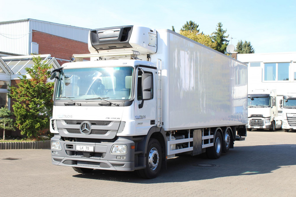 Mercedes-Benz Actros 2532 E5 CS 1150 Multi Bi-Temp LBW Rolltor - Truk berpendingin: gambar 1 Mercedes-Benz Actros 2532 E5 CS 1150 Multi Bi-Temp LBW Rolltor - Truk berpendingin: gambar 1