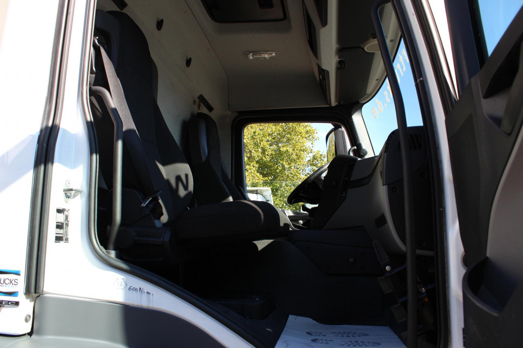 Mercedes-Benz Antos 1830 E6 Koffer 7,7m LBW Rolltor - Truk box: gambar 5 Mercedes-Benz Antos 1830 E6 Koffer 7,7m LBW Rolltor - Truk box: gambar 5