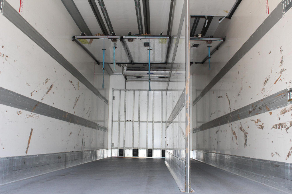 Mercedes-Benz Antos 2536 E6 CS 1250Mt Tri-temp LBW TW ATP - Truk berpendingin: gambar 4 Mercedes-Benz Antos 2536 E6 CS 1250Mt Tri-temp LBW TW ATP - Truk berpendingin: gambar 4