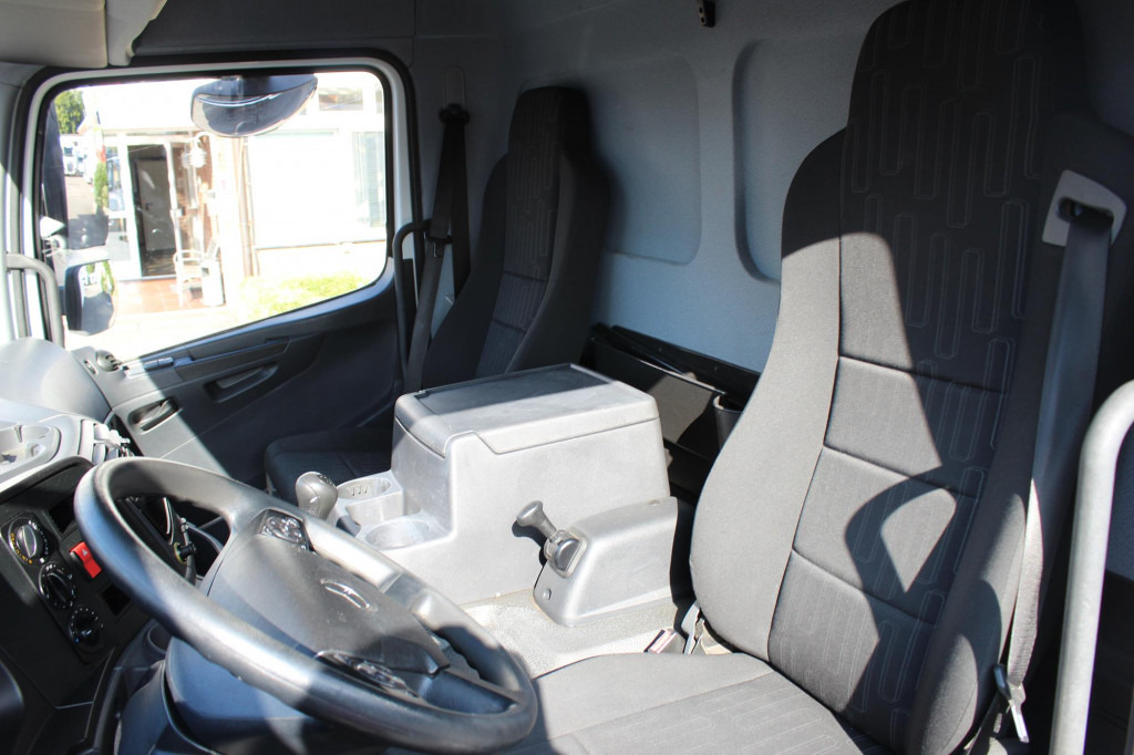 Mercedes-Benz Atego 818 E6 Koffer 6m Klima LDW Schalter LBW - Van box: gambar 5 Mercedes-Benz Atego 818 E6 Koffer 6m Klima LDW Schalter LBW - Van box: gambar 5