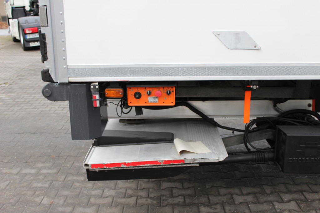 Renault D Wide E6 CS 1150Mt Bi-Temp. Tür+LBW TW Strom - Truk berpendingin: gambar 5 Renault D Wide E6 CS 1150Mt Bi-Temp. Tür+LBW TW Strom - Truk berpendingin: gambar 5