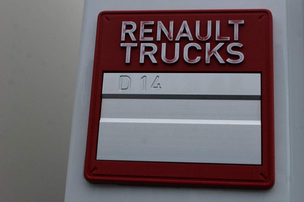 Renault D14 220E6 Laderbordwand nur 185 Tkm Klima - Truk box: gambar 5 Renault D14 220E6 Laderbordwand nur 185 Tkm Klima - Truk box: gambar 5