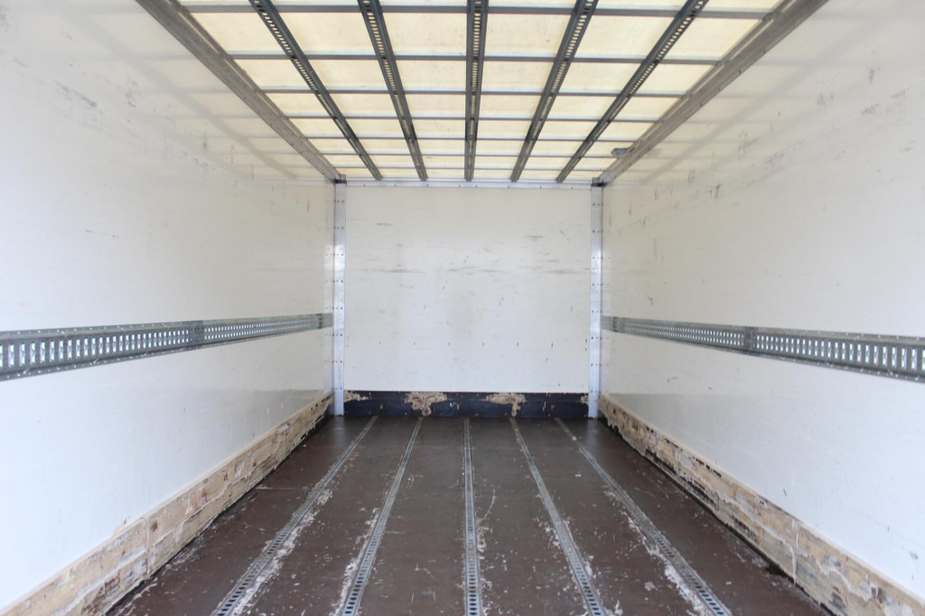 Renault D14 220E6 Laderbordwand nur 185 Tkm Klima - Truk box: gambar 2 Renault D14 220E6 Laderbordwand nur 185 Tkm Klima - Truk box: gambar 2