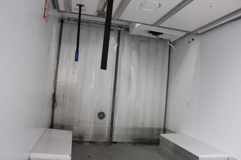 Renault Master 145 E6 Thermo King 300 Bi-Temp. GDP - Van berpendingin: gambar 5 Renault Master 145 E6 Thermo King 300 Bi-Temp. GDP - Van berpendingin: gambar 5