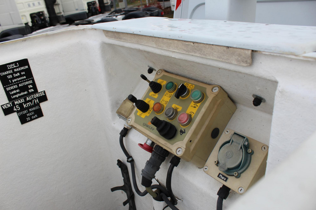 Renault Master Bühne EN100TF1 10m Klima 561h AHK - Platform udara yang dipasang di truk: gambar 3 Renault Master Bühne EN100TF1 10m Klima 561h AHK - Platform udara yang dipasang di truk: gambar 3