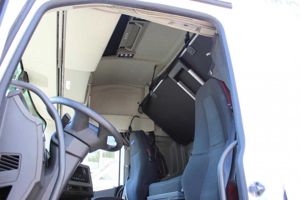 Volvo FH 460 E6 Globetrotter 2 Tanks i-Park Cool - Tractor head: gambar 3 Volvo FH 460 E6 Globetrotter 2 Tanks i-Park Cool - Tractor head: gambar 3