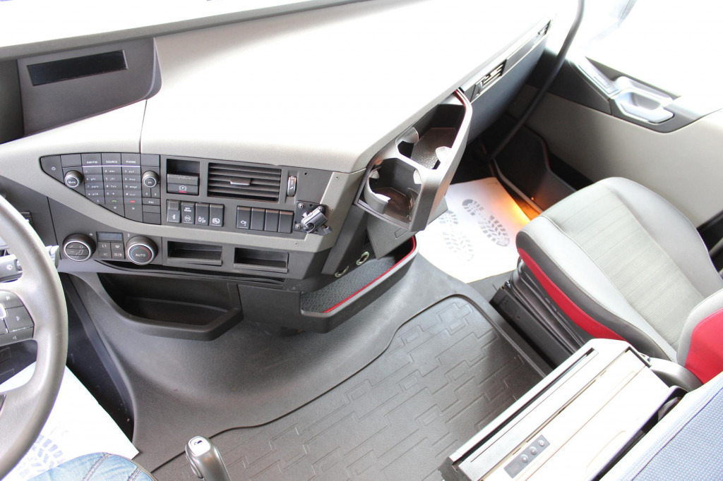Volvo FH 500 E6 Globe I-Shift I-Park Cool Kühlbox - Tractor head: gambar 5 Volvo FH 500 E6 Globe I-Shift I-Park Cool Kühlbox - Tractor head: gambar 5