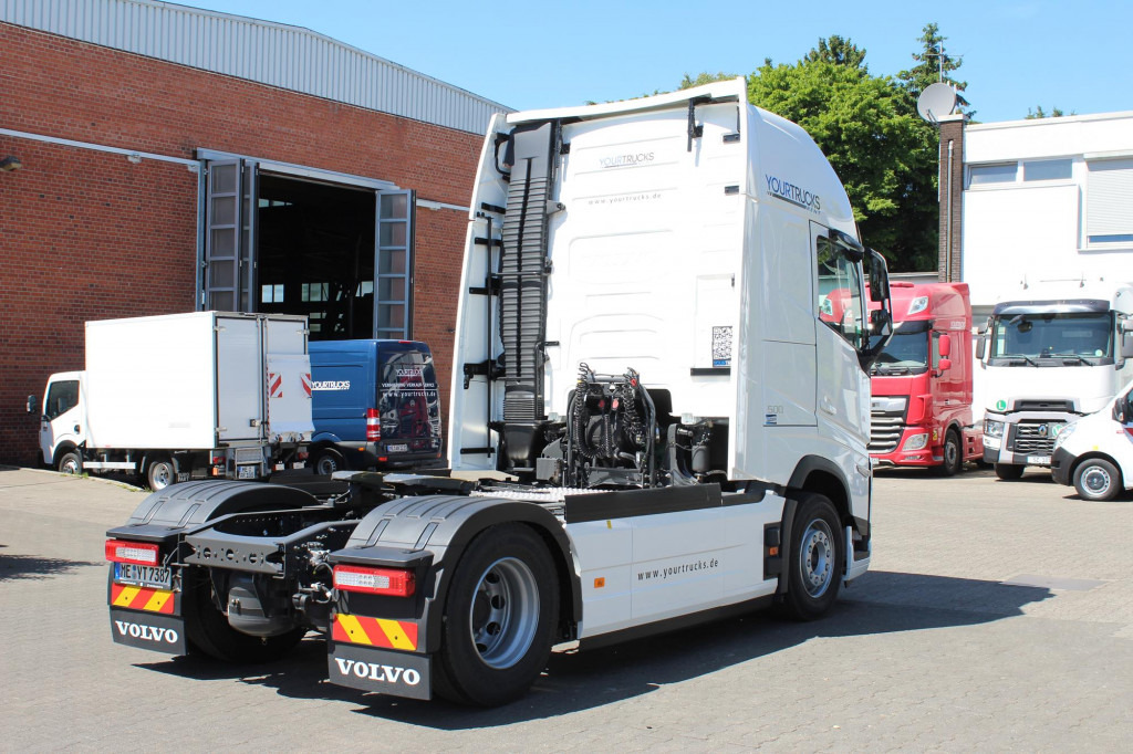 Tractor head Volvo FH 500 Globe XL  I-Park Cool  Navi  Miete-Rent!: gambar 12