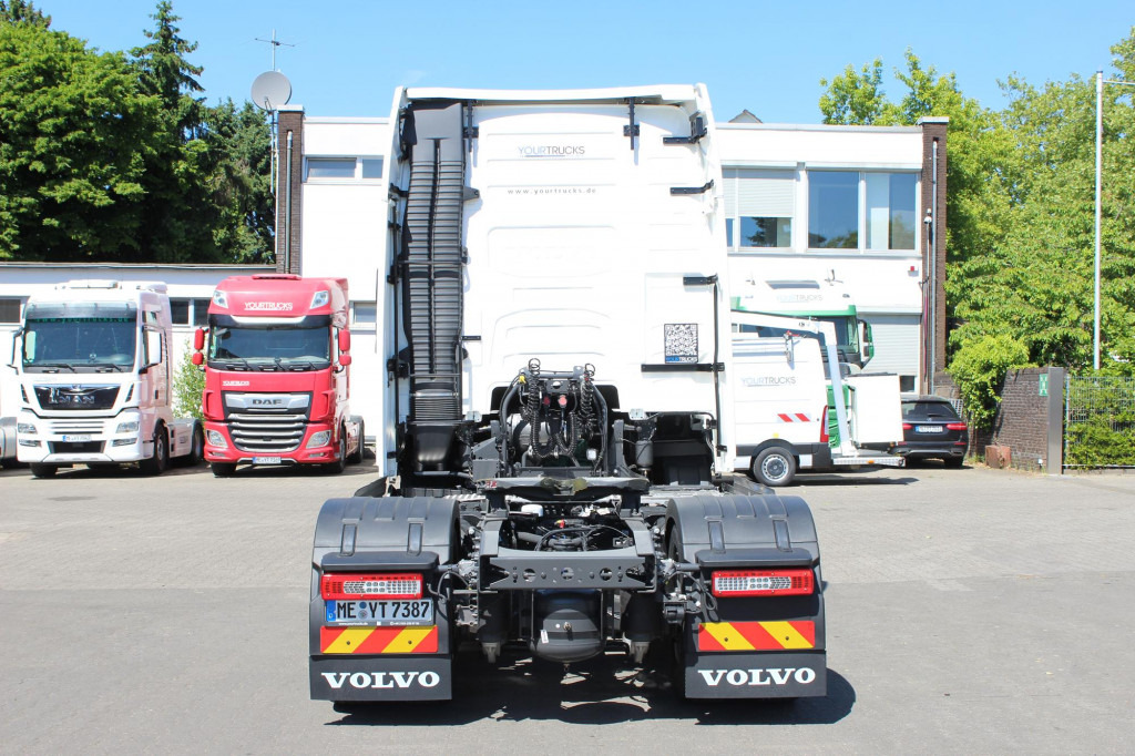 Tractor head Volvo FH 500 Globe XL  I-Park Cool  Navi  Miete-Rent!: gambar 11