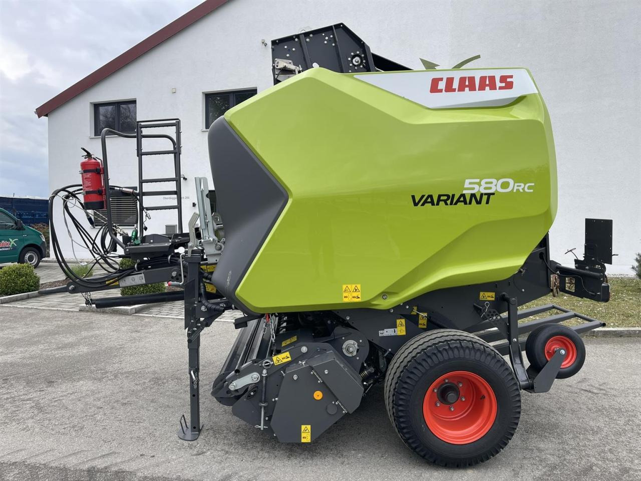CLAAS neuwertige Rundballenpresse Variant 580 RC Pro, ca. 1003 Ballen, Bj. 2023 - Baler bulat: gambar 2 CLAAS neuwertige Rundballenpresse Variant 580 RC Pro, ca. 1003 Ballen, Bj. 2023 - Baler bulat: gambar 2