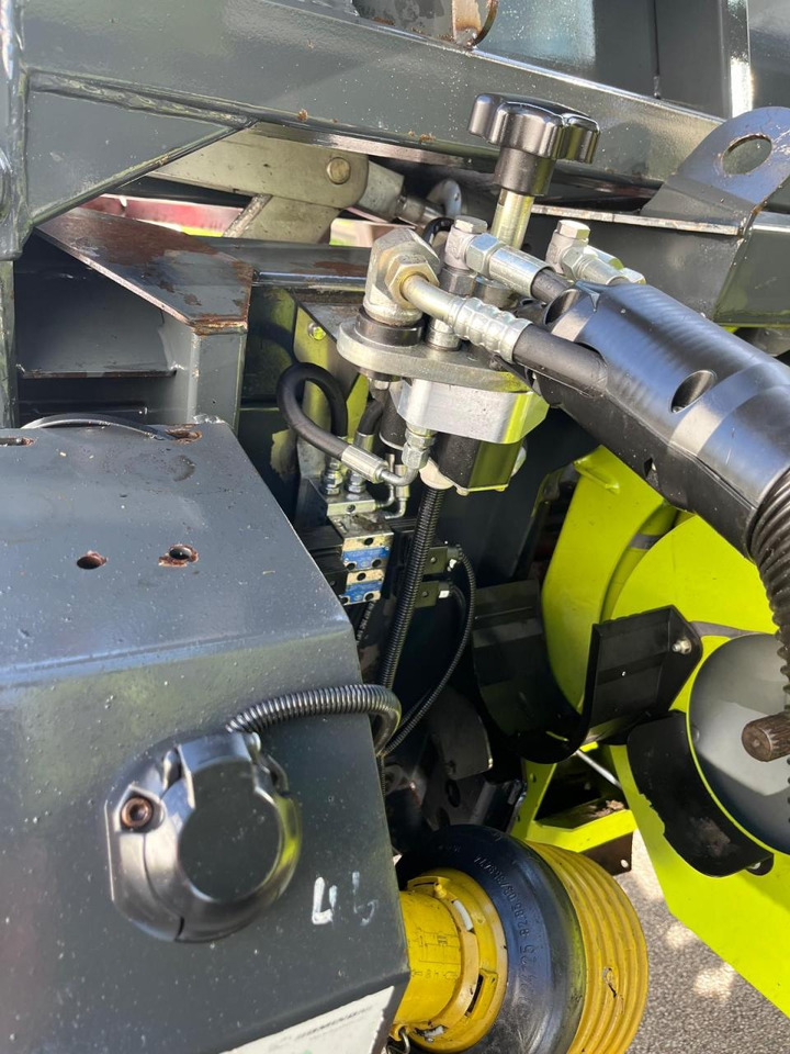 Lampiran pemanen pakan ternak Dominoni Maispflücker SL968 8-reihig passend Claas Lexion: gambar 7 Lampiran pemanen pakan ternak Dominoni Maispflücker SL968 8-reihig passend Claas Lexion: gambar 7