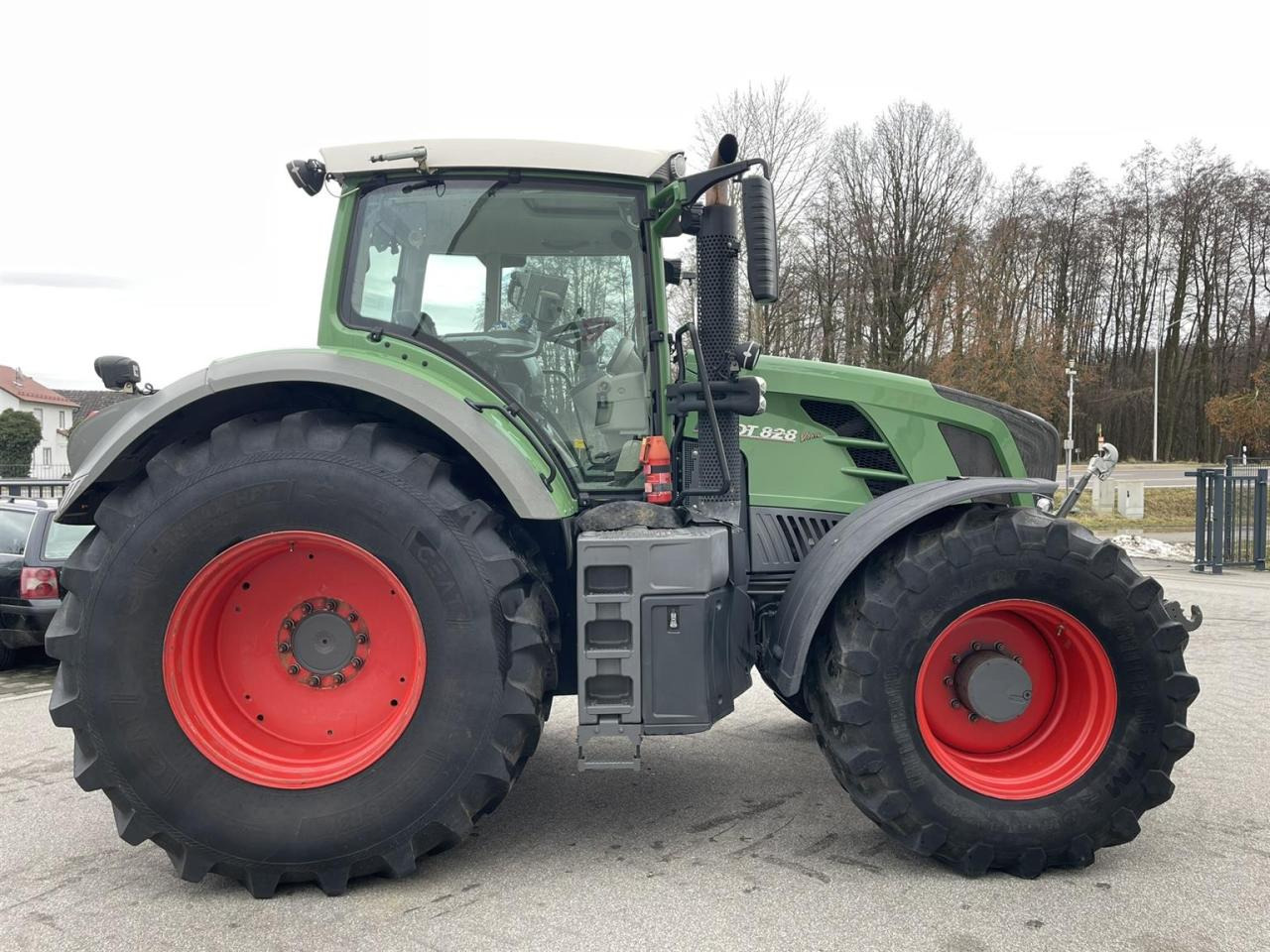 Fendt 828 SCR Vario Profi Plus, RTK, FZW, Bereifung neu, - Traktor: gambar 5 Fendt 828 SCR Vario Profi Plus, RTK, FZW, Bereifung neu, - Traktor: gambar 5