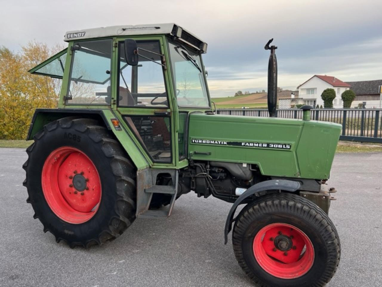 Fendt Farmer 306 LS, ca. 9516 Bh, Baujahr 1982 - Traktor: gambar 5 Fendt Farmer 306 LS, ca. 9516 Bh, Baujahr 1982 - Traktor: gambar 5