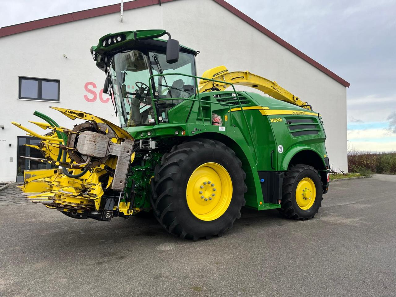 John Deere 8300i Feldhäcksler, Harvestlap, Pickup, Kemper, erst 910 Betriebsstunden, Baujahr 2018 - Pemanen hijauan: gambar 2 John Deere 8300i Feldhäcksler, Harvestlap, Pickup, Kemper, erst 910 Betriebsstunden, Baujahr 2018 - Pemanen hijauan: gambar 2