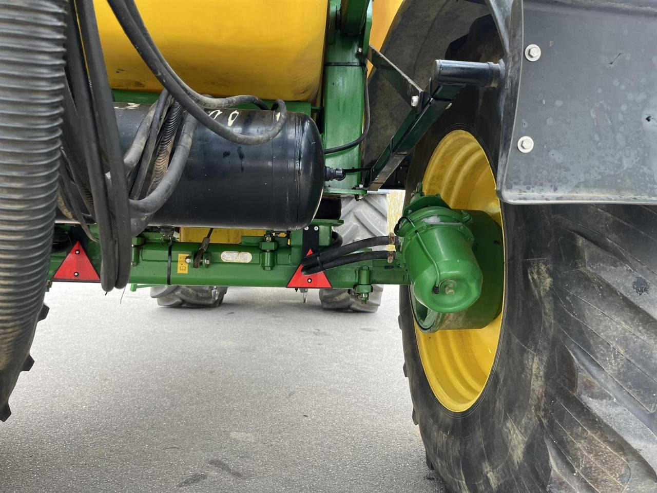 John Deere 840 TF - Penyemprot tertinggal: gambar 5 John Deere 840 TF - Penyemprot tertinggal: gambar 5