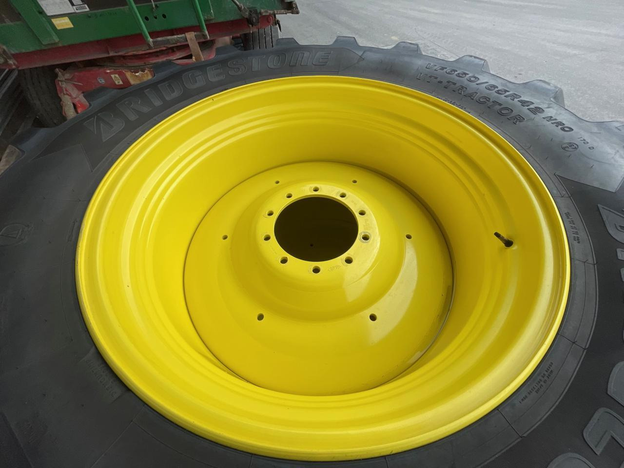 John Deere Kompletträder von 6R250, 650/65 R42 mit Bridgestone Decken aus 2019, ca. 50 % - Traktor: gambar 3 John Deere Kompletträder von 6R250, 650/65 R42 mit Bridgestone Decken aus 2019, ca. 50 % - Traktor: gambar 3