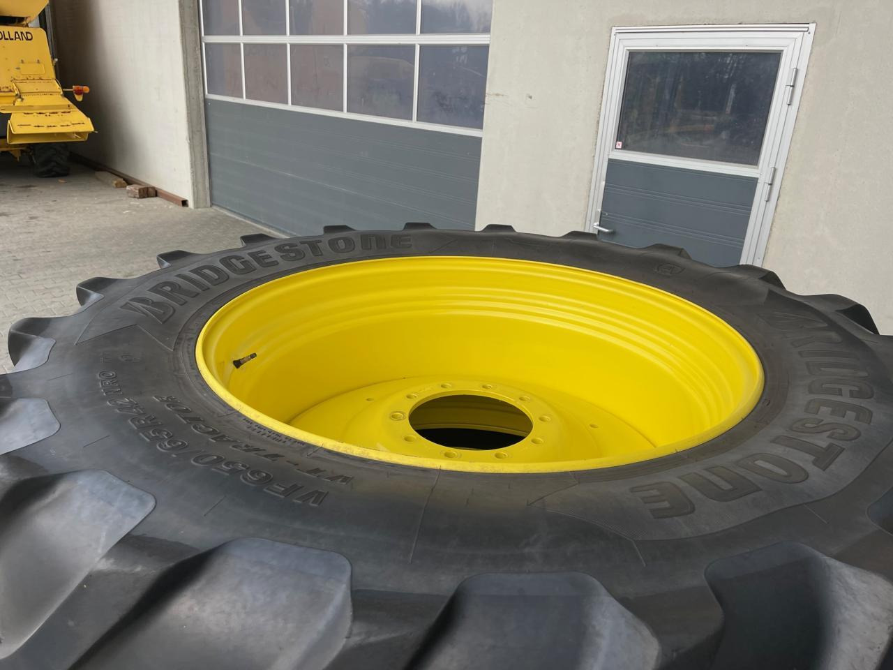 John Deere Kompletträder von 6R250, 650/65 R42 mit Bridgestone Decken aus 2019, ca. 50 % - Traktor: gambar 2 John Deere Kompletträder von 6R250, 650/65 R42 mit Bridgestone Decken aus 2019, ca. 50 % - Traktor: gambar 2